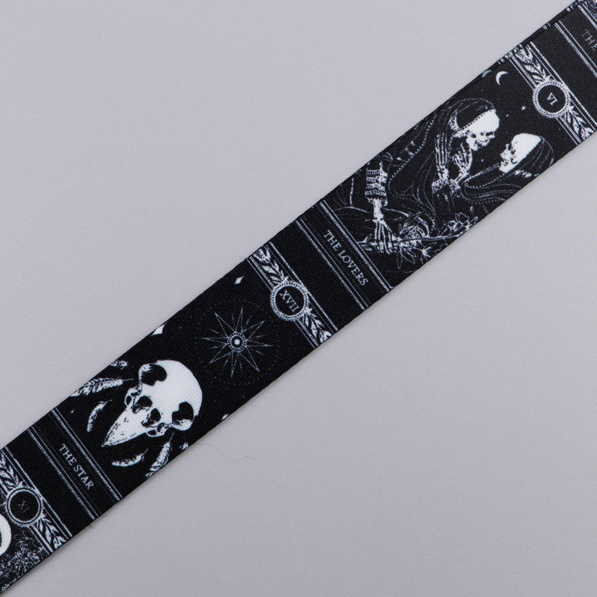 Tarot Themed Skull Lanyard Car - Gaming Card Holder recension och pris